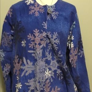 Christmas scrub jacket with snaps